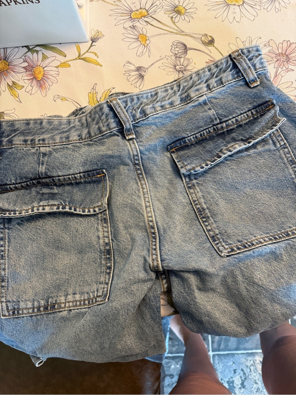 Zara Wide-Leg Cargo Jeans with Strap Details - Picture 5 of 8